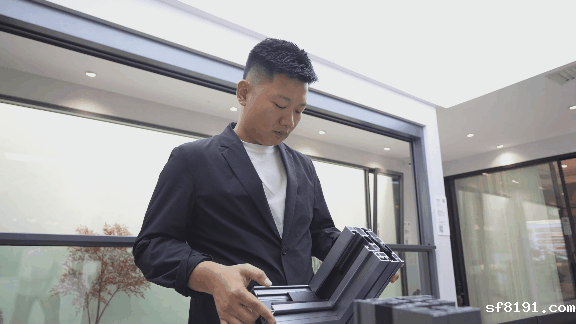 左总2GIF.gif