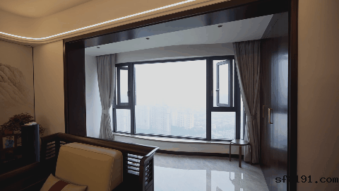 客厅落地窗实拍1.gif